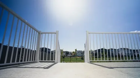 Aluminum railing installation Saskatoon