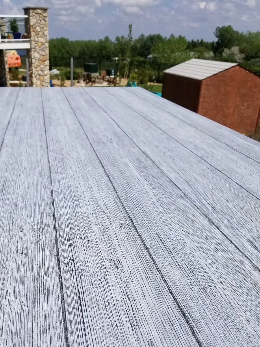 Vinyl decking surface texture Saskatoon