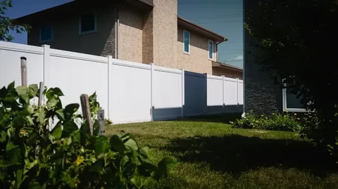 Vinyl fence installation Saskatoon